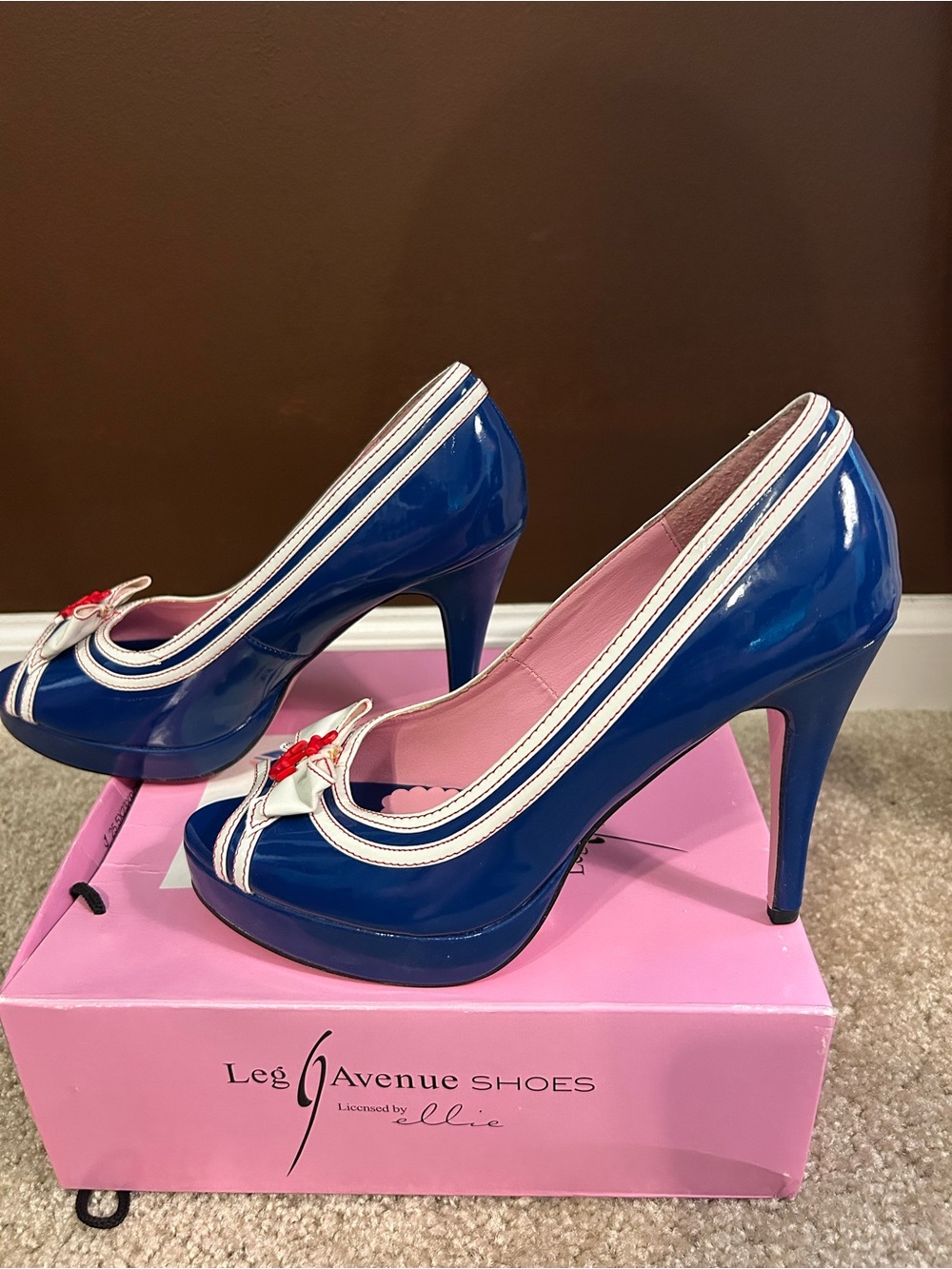 NIB Leg Avenue Nautical Platform Peep Toe Pumps Blue Patent Size 9